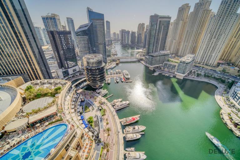 Overlooking Marina Canal Views from Living to Bedroom, The Address Residences, Dubai Marina by Deluxe Holiday Homes - B&B Dubái