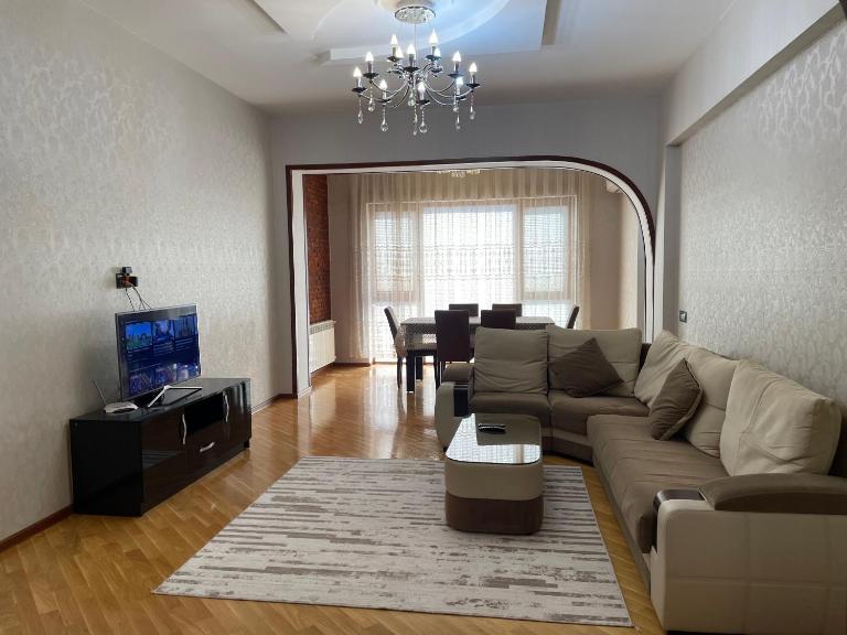 Park Azure Sky apartment - Bed and Breakfast Bakoe