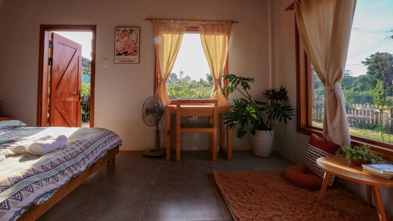 Pinky Moon House Măng Đen - B&B Kon Von Kla