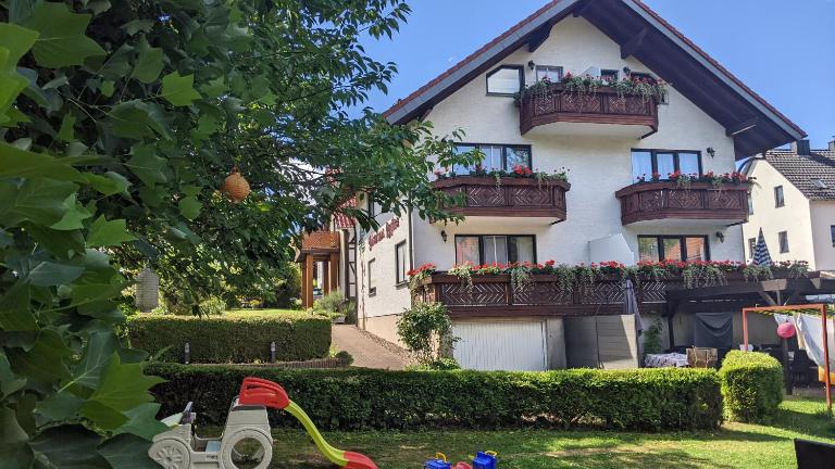 Gästehaus Regina - Bed and Breakfast Ruhla