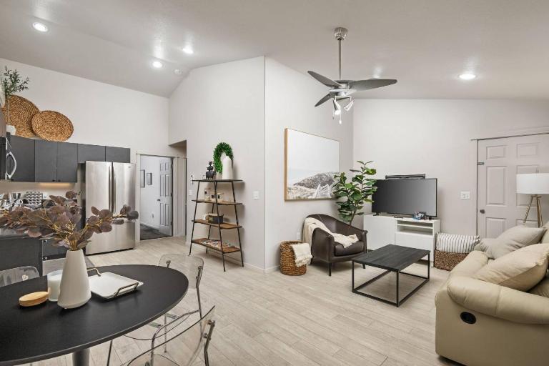 Mill Plain Retreat - B&B Vancouver