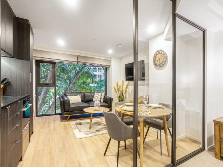 Condo in Queen St CBD w Pool and Gym Zodiak Stays - B&B Auckland