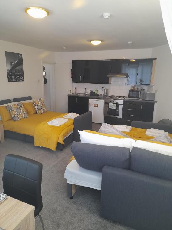 Flat 4 Corner House - B&B Doncaster