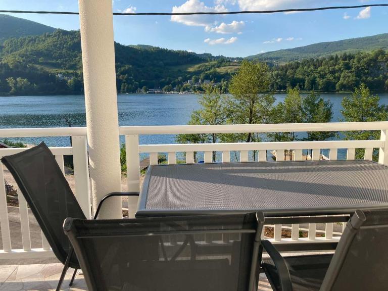 Villa Pliva Lake Jajce - Bed and Breakfast Jajce
