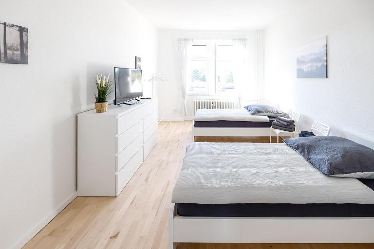 Modern & Chic Apartment with Balcony in Offenbach - B&B Gravenbruch