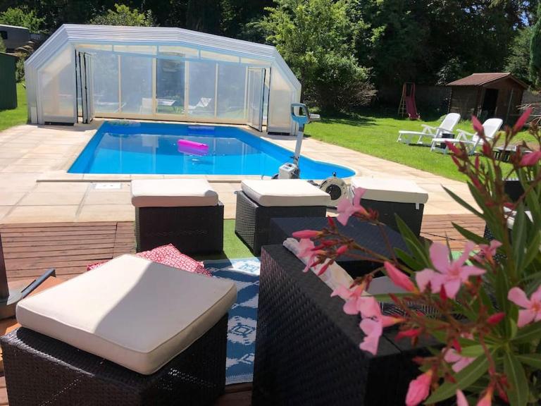 Chez Lilly & Cie 10 à 12 personnes avec sauna et piscine - B&B Saint-Martin-d'Ablois