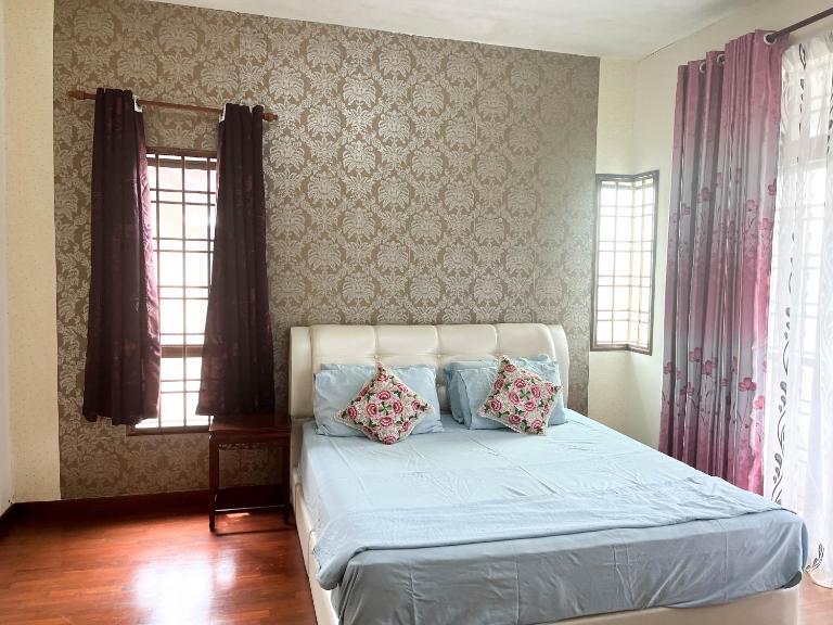 Muar Homestay [Located at Sabak Awor Seafood Court] - Chambres d'hôtes Muar