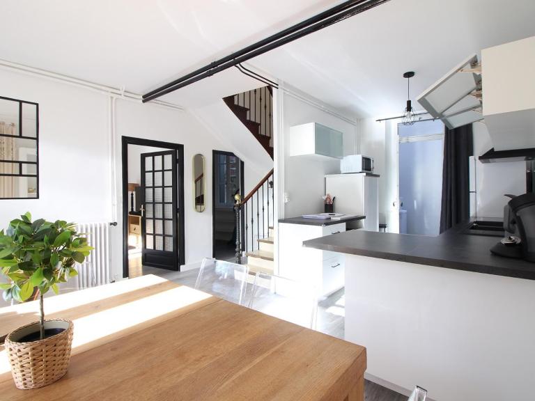 Maison spacieuse à La Bourboule avec jardin et wifi, idéale pour 9 pers. - FR-1-608-237 - B&B La Bourboule