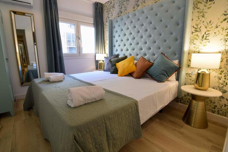 Letmalaga Square Merced - B&B Málaga