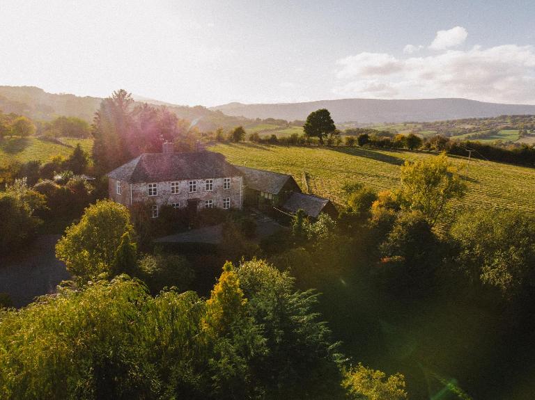 Beautiful farmhouse near Abergavenny - Sleeps 6-26 - Ferienwohnung Grosmont