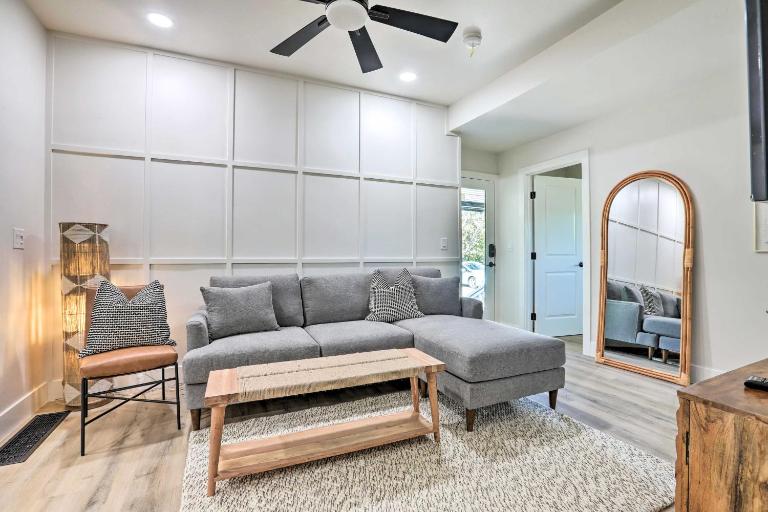 Boho-Chic Folsom Retreat: Walkable Location! - B&B Folsom