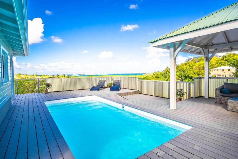 Magnifique villa piscine, vue mer, 8 km plages - B&B Le François