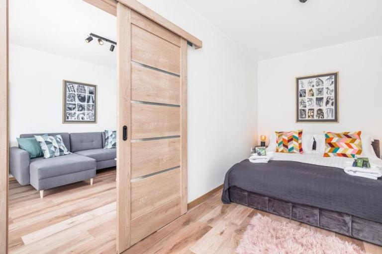 Modern Riverside Apartment with Free parking space - Bed and Breakfast Szczecin