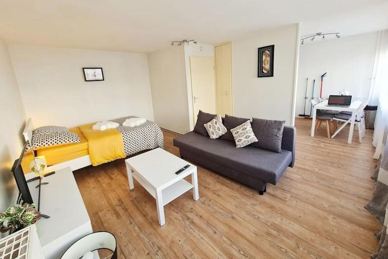 L'Alex Solj-Studio spacieux en résidence avec parking privée - Easy check-in - Arrivée autonome - B&B Évry-les-Châteaux