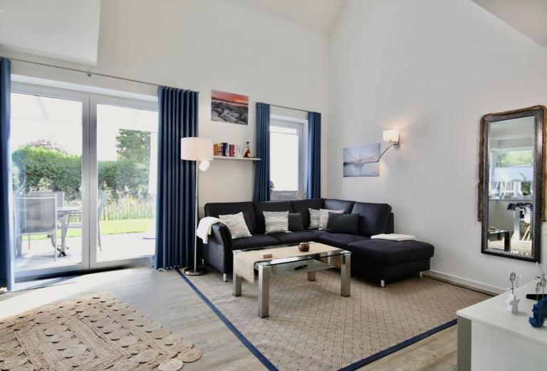 Am Kutterhafen 18a - Das Blaue Haus - Ferienwohnung Fedderwardersiel