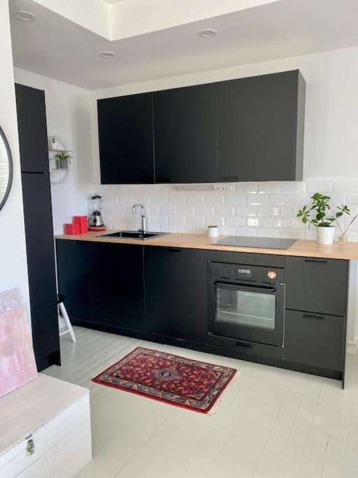 Valoisa ja täysin remontoitu huoneisto - Bed and Breakfast Helsinki