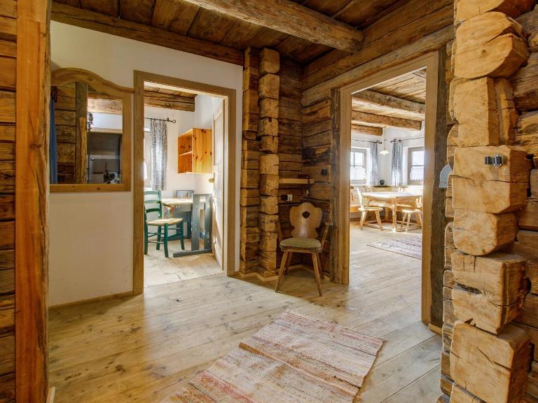 Chalet on Zettersfeld with Dolomite Views - B&B Obernussdorf