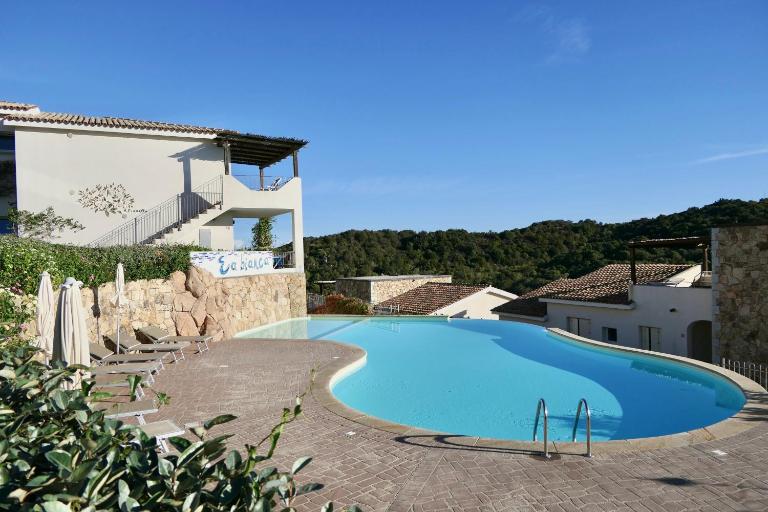 Residence Ea Bianca - Bed and Breakfast Cala Bitta