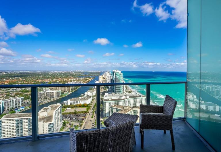 Beautiful Beachfront Penthouse - Ferienwohnung Hollywood