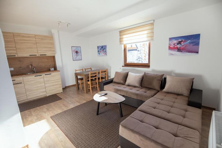 Apartmani SUPER-G Jahorina - Chambres d'hôtes Jahorina
