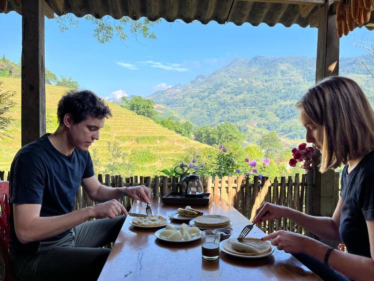 SaPa Big Tree Hmong Homestay - B&B Sa Pa