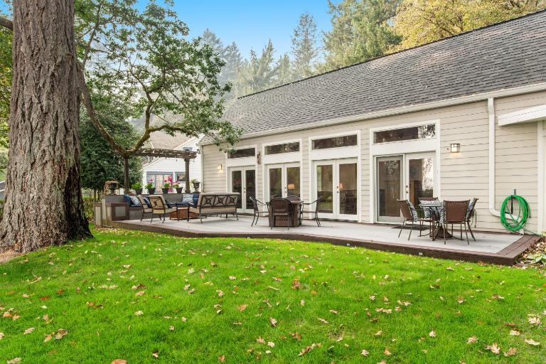 The American Dream - B&B Lakewood