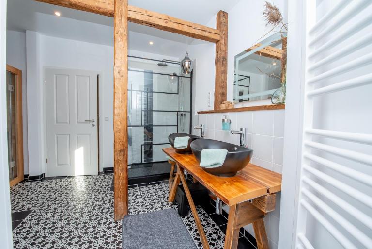 Apartment Kronprinz zentral mit Infrarot-Sauna - Ferienwohnung Eisenach