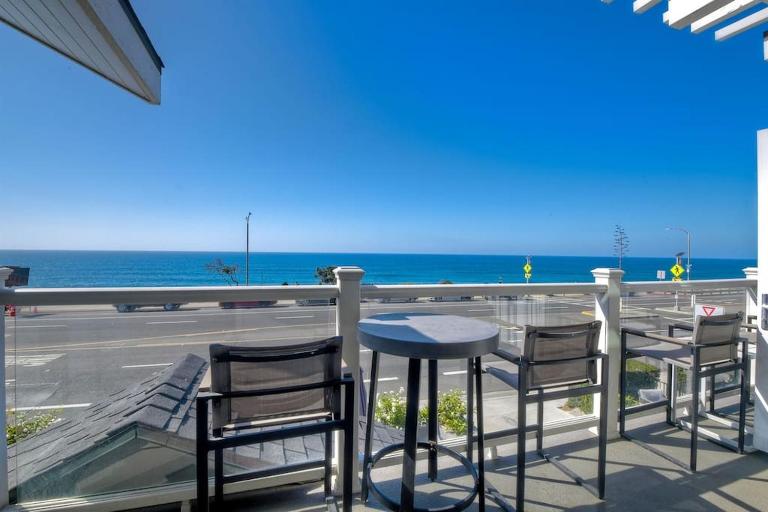 Luxury Ocean Views & Steps To The Sand - Tower 36 Upper Condo Unit - B&B Carlsbad