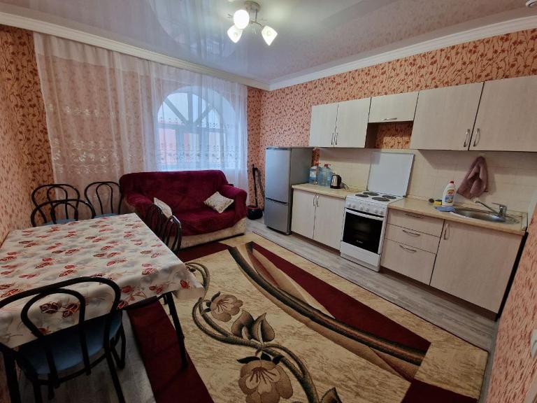 Уютная квартира комфорт класса 73 - Ferienwohnung Astana