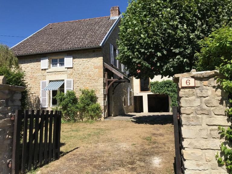 Ancienne ferme Bourguignonne en bord de rivière, grand terrain arboré, et clos - B&B Jailly-les-Moulins