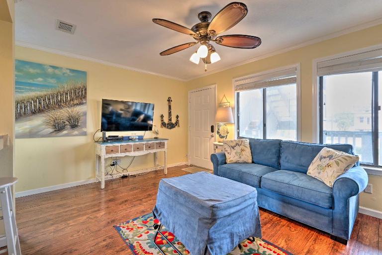 Convenient PCB Condo w/ Pool Access: Walk to Beach - Chambres d'hôtes Panama City Beach