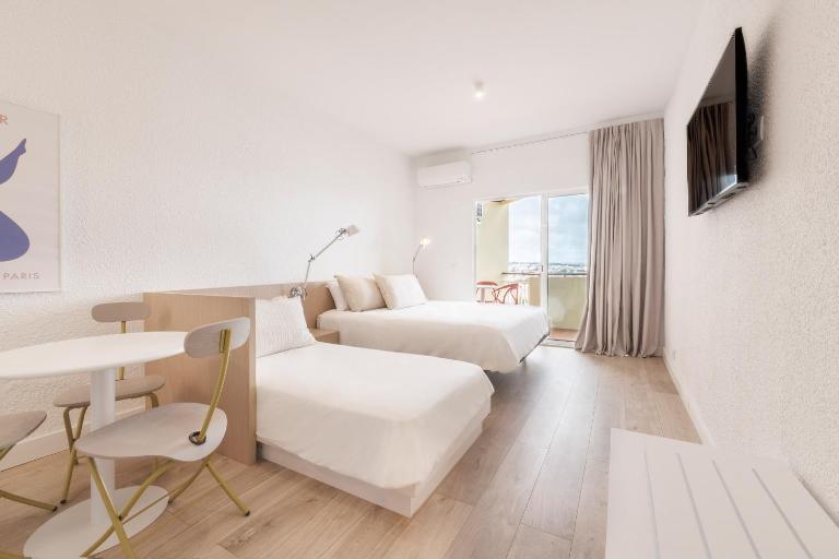 Equador Superior Suites by Olala Homes - Bed and Breakfast Cascais