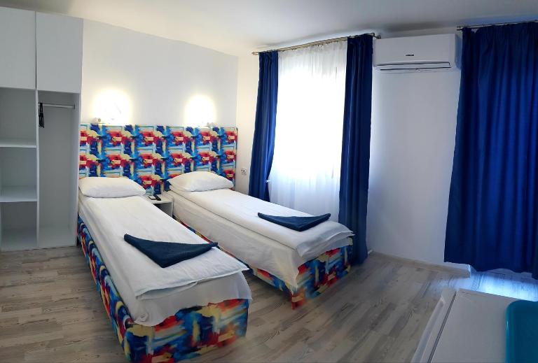 Mihai Mihai - Bed and Breakfast Constanța
