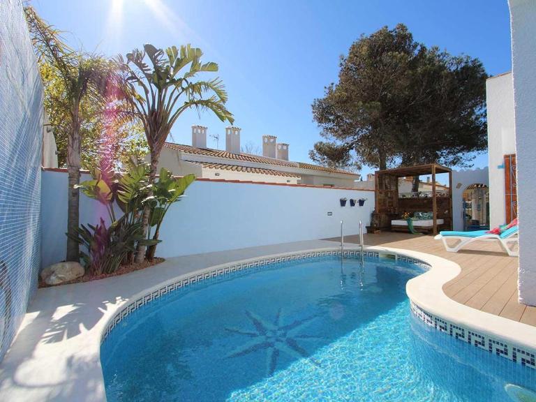 Casa cerca del mar con piscina, aire acondicionado, wifi, admite mascotas y playa para perros - ES-184-9 - Bed and Breakfast Riumar