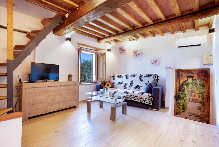 Tower House with emotional shower - B&B Ancaiano