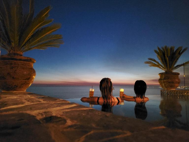 BeachPleaseBaja - Villa with Infinity Jacuzzi - B&B El Descanso