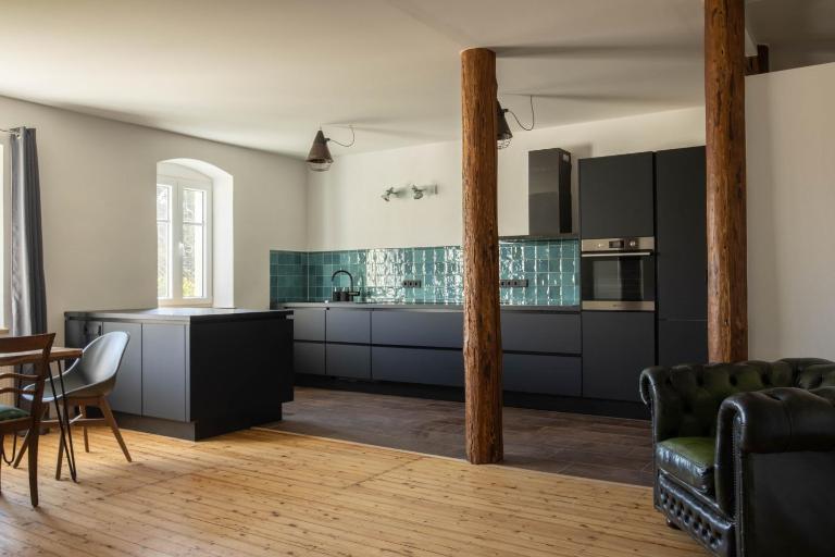Designwohnung auf Gutshof mit Sauna zw. L/DD - Chambres d'hôtes Mügeln