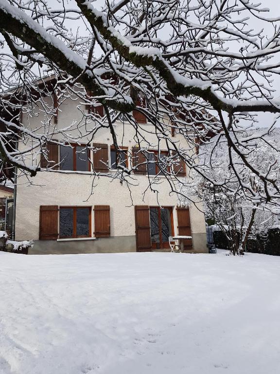 DETENTE NATURE rando, ski , thermes - B&B Allevard