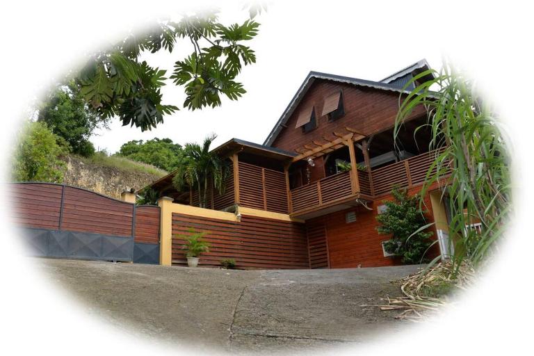 KAZA CHARLY F2 - B&B Les Abymes