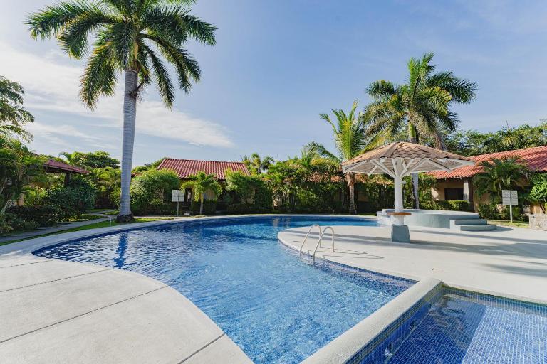 Villagio 30B - Condo Near Playa Potrero - B&B Potrero