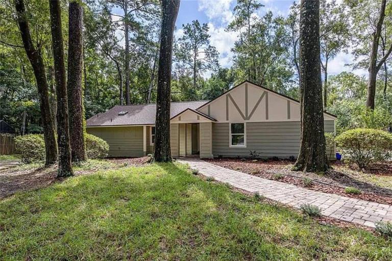 Gator Pool and Hot Tub House -1.5 miles to Stadium - B&B Gainesville