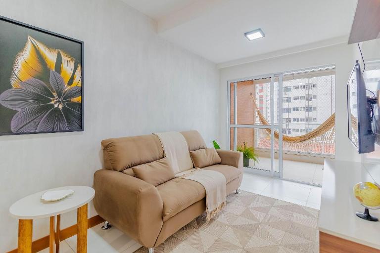 BR07 Apto 2/4 a 550m da Praia Porto da Barra - Bed and Breakfast Salvador