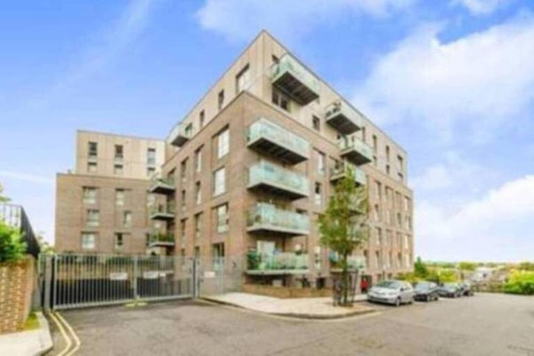 Luxury 2 bedroom apartment in Central London with free Parking - Chambres d'hôtes Londres