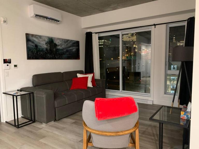 Joli condo en basse-ville - Parking gratuit 309357 - Chambres d'hôtes Québec