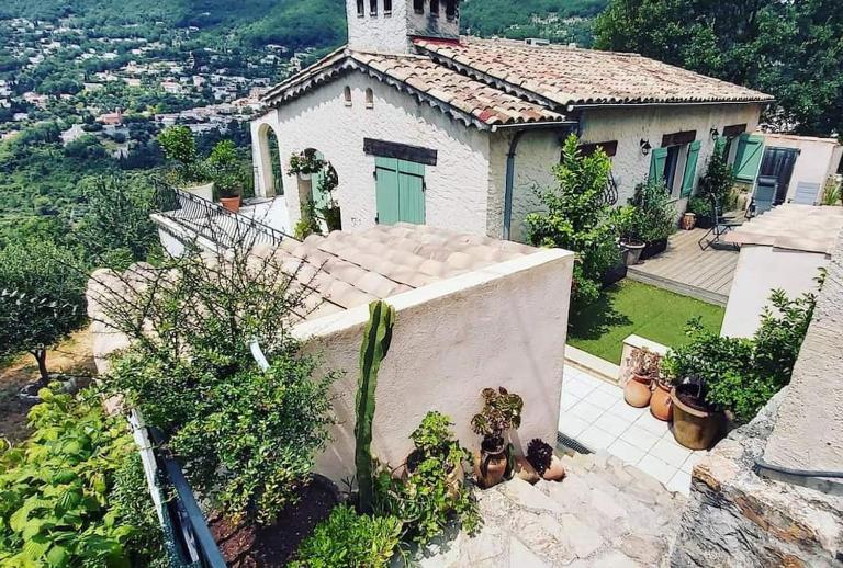 Charmant haut de villa - B&B Châteauneuf-Villevieille