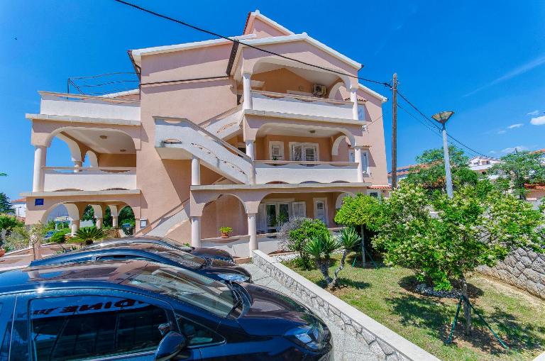Apartments Mario - B&B Novalja