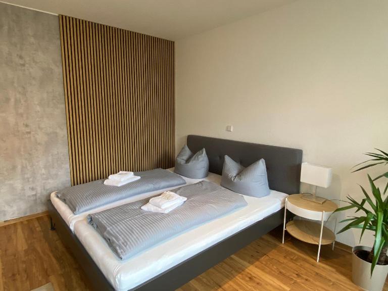 RR - Tiny Apartment - Parking - Kitchen - WIFI - Ferienwohnung Magdeburg