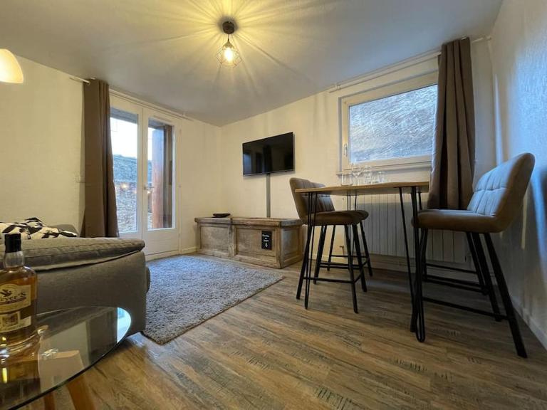 L'Alsacien - Appartement avec Terrasse - Cuisine équipée - WiFi Gratuit - B&B Sélestat