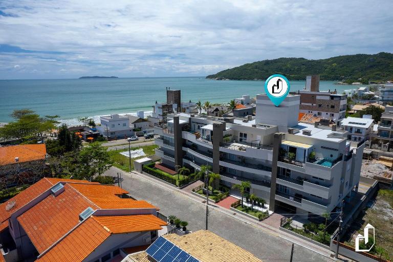 Apartamento com 02 dormitórios - B&B Canto Grande