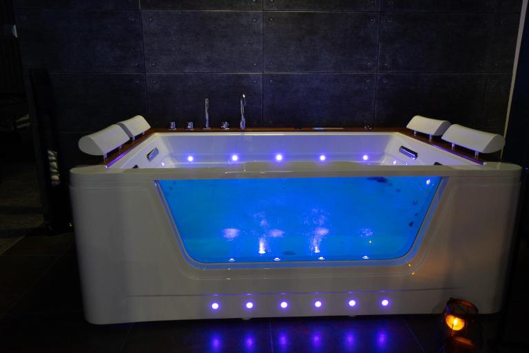 Szampan i Truskawka - B&B Toruń